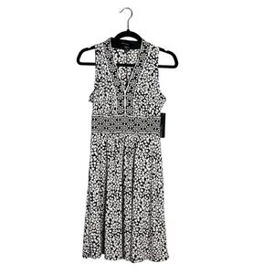 NWT Maggie London Floral V-Neck Midi Dress Sleeveless Mixed Print‎ Size 2